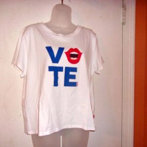 Levi's Women's Large Graphic T-Shirt